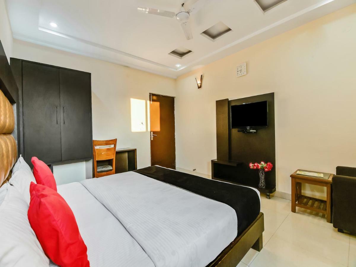 Capital O 32619 Hotel Sugar Palm Gwalior Exterior foto